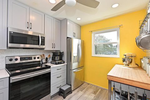Condo in Bradenton, Florida, 2 bedrooms  № 2391015 - photo 9