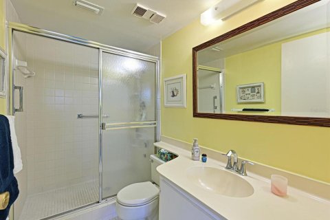 Condo in Bradenton, Florida, 2 bedrooms  № 2391015 - photo 13