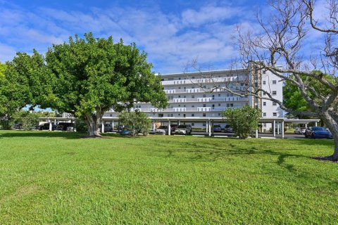 Condo in Bradenton, Florida, 2 bedrooms  № 2391015 - photo 29