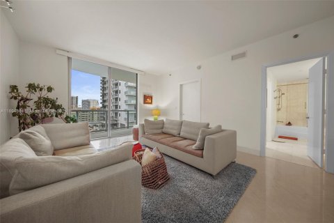 Condo in Miami, Florida, 1 bedroom  № 2021022