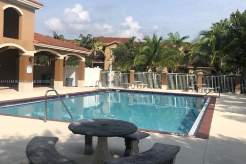 Adosado en venta en Cutler Bay, Florida, 3 dormitorios, 139.73 m2 № 1833828 - foto 8