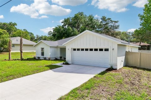 House in Dunnellon, Florida 4 bedrooms, 162.67 sq.m. № 2198975 - photo 8