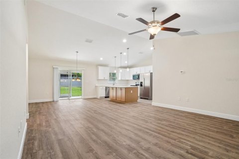 House in Dunnellon, Florida 4 bedrooms, 162.67 sq.m. № 2198975 - photo 17