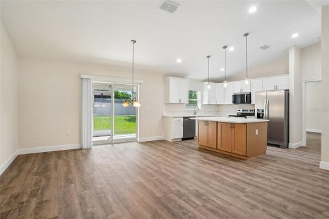 House in Dunnellon, Florida 4 bedrooms, 162.67 sq.m. № 2198975 - photo 18
