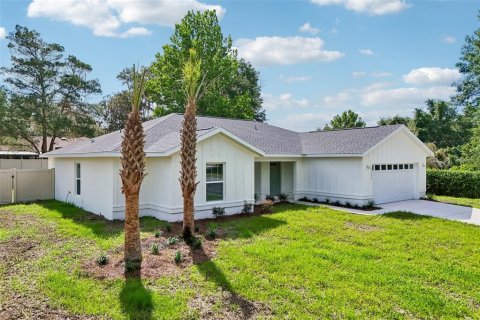 House in Dunnellon, Florida 4 bedrooms, 162.67 sq.m. № 2198975 - photo 9