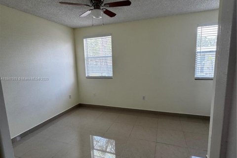 Townhouse in Deerfield Beach, Florida 2 bedrooms, 102.56 sq.m. № 1935963 - photo 15