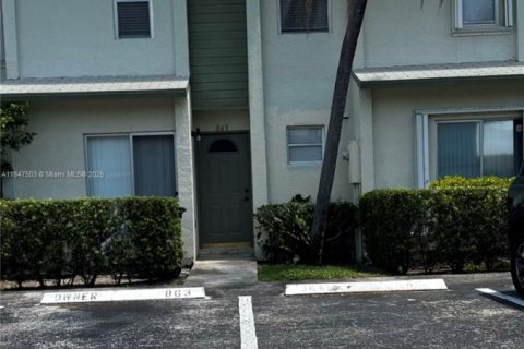 Townhouse in Deerfield Beach, Florida 2 bedrooms, 102.56 sq.m. № 1935963 - photo 2
