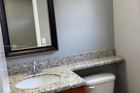 Townhouse in Deerfield Beach, Florida 2 bedrooms, 102.56 sq.m. № 1935963 - photo 4