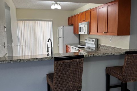 Townhouse in Deerfield Beach, Florida 2 bedrooms, 102.56 sq.m. № 1935963 - photo 9