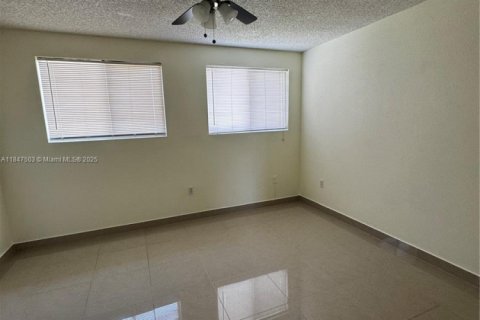 Townhouse in Deerfield Beach, Florida 2 bedrooms, 102.56 sq.m. № 1935963 - photo 20