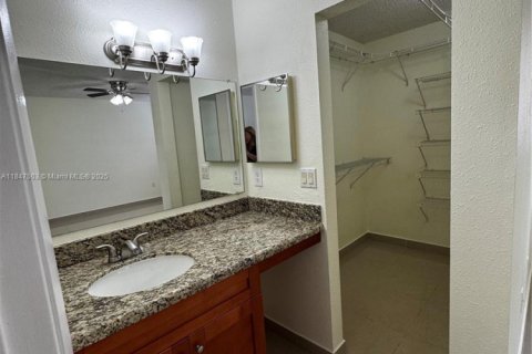 Townhouse in Deerfield Beach, Florida 2 bedrooms, 102.56 sq.m. № 1935963 - photo 23