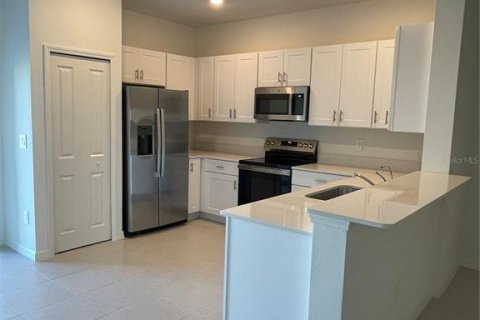 Adosado en venta en Zephyrhills, Florida, 3 dormitorios, 151.8 m2 № 2100921 - foto 9