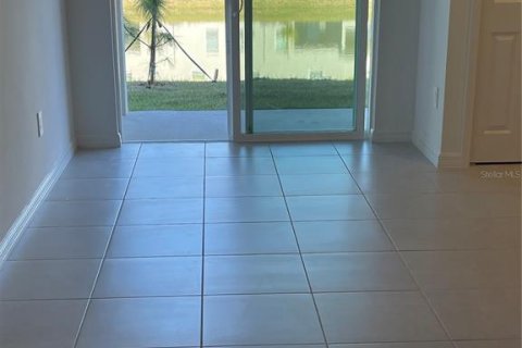 Adosado en venta en Zephyrhills, Florida, 3 dormitorios, 151.8 m2 № 2100921 - foto 11