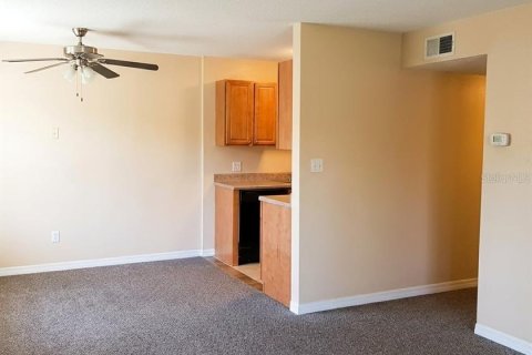 Copropriété à louer à Winter Park, Floride: 2 chambres, 81.85 m2 № 2419291 - photo 4