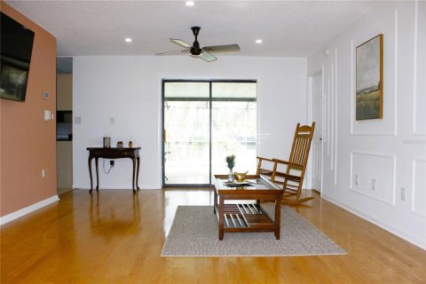 Villa ou maison à louer à Spring Hill, Floride: 2 chambres, 110.74 m2 № 2097734 - photo 6