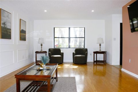Villa ou maison à louer à Spring Hill, Floride: 2 chambres, 110.74 m2 № 2097734 - photo 4