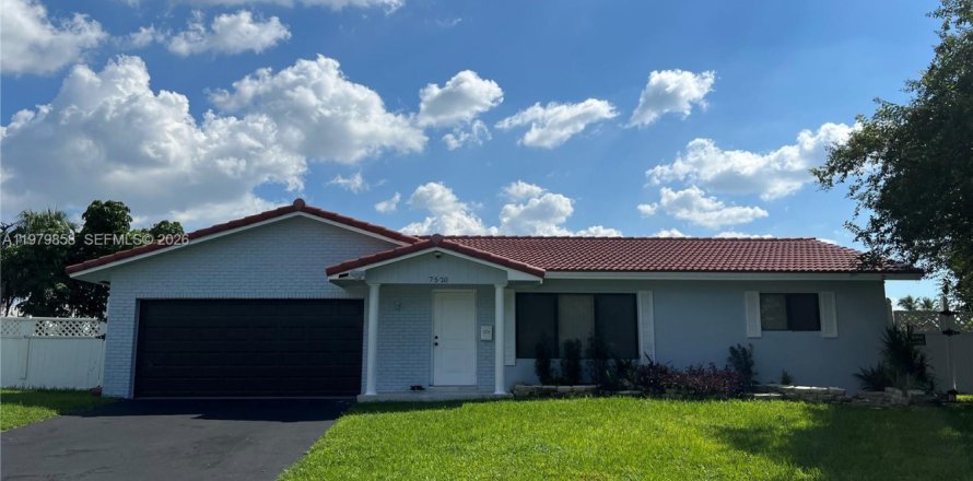 House in Coral Springs, Florida 4 bedrooms, 207.64 sq.m. № 2049322