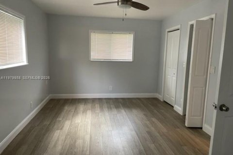 House in Coral Springs, Florida 4 bedrooms, 207.64 sq.m. № 2049322 - photo 4