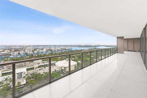 Condominio en venta en Bal Harbour, Florida, 4 dormitorios, 330.36 m2 № 1990284 - foto 18