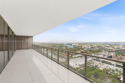 Condominio en venta en Bal Harbour, Florida, 4 dormitorios, 330.36 m2 № 1990284 - foto 17