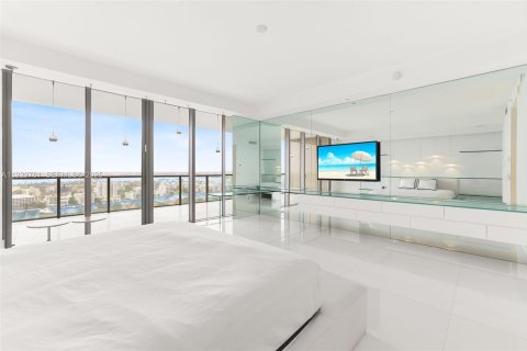 Condominio en venta en Bal Harbour, Florida, 4 dormitorios, 330.36 m2 № 1990284 - foto 13