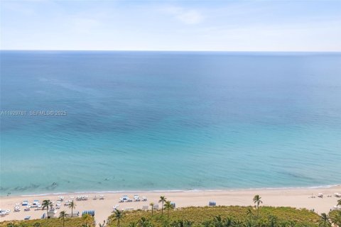 Condominio en venta en Bal Harbour, Florida, 4 dormitorios, 330.36 m2 № 1990284 - foto 11