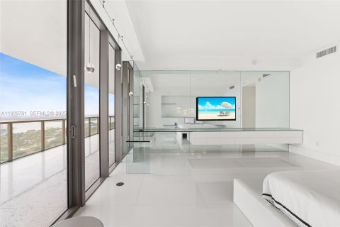 Condominio en venta en Bal Harbour, Florida, 4 dormitorios, 330.36 m2 № 1990284 - foto 14
