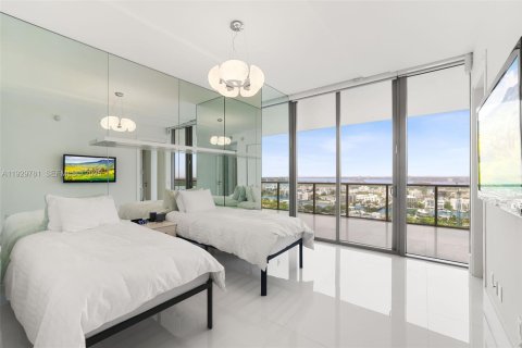 Condominio en venta en Bal Harbour, Florida, 4 dormitorios, 330.36 m2 № 1990284 - foto 26