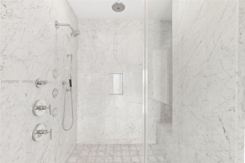 Condominio en venta en Bal Harbour, Florida, 4 dormitorios, 330.36 m2 № 1990284 - foto 22