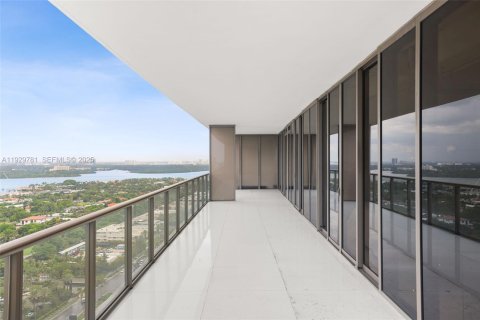 Condominio en venta en Bal Harbour, Florida, 4 dormitorios, 330.36 m2 № 1990284 - foto 19