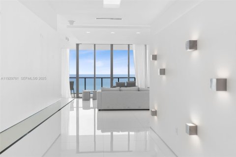 Condominio en venta en Bal Harbour, Florida, 4 dormitorios, 330.36 m2 № 1990284 - foto 4