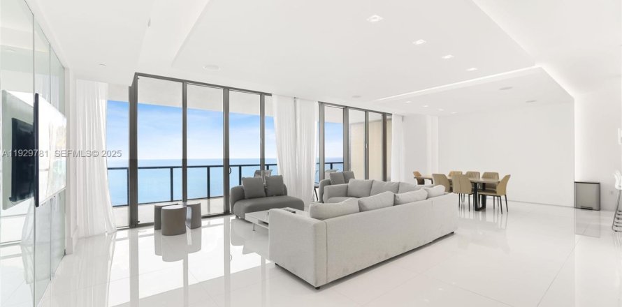 Condominio en Bal Harbour, Florida, 4 dormitorios № 1990284