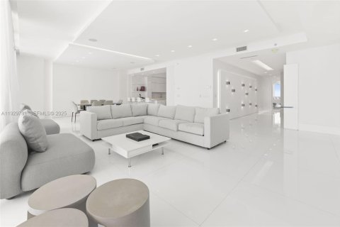 Condominio en venta en Bal Harbour, Florida, 4 dormitorios, 330.36 m2 № 1990284 - foto 6