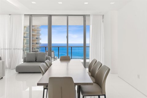 Condominio en venta en Bal Harbour, Florida, 4 dormitorios, 330.36 m2 № 1990284 - foto 9
