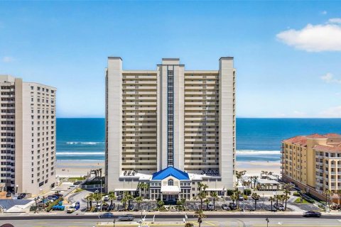 Condominio en Daytona Beach, Florida, 2 dormitorios № 2150606