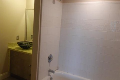 Condominio en alquiler en Orlando, Florida, 2 dormitorios, 110.27 m2 № 1831784 - foto 11