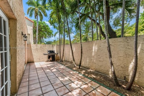 Casa en venta en Miami, Florida, 5 dormitorios, 428.37 m2 № 1759039 - foto 15