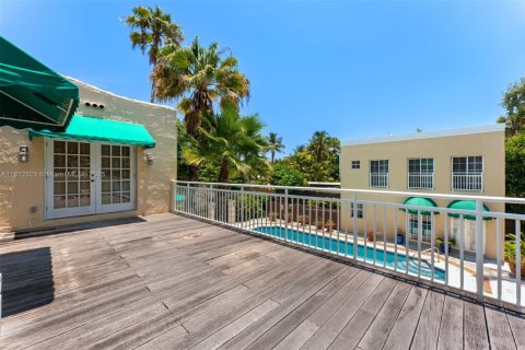 Casa en venta en Miami, Florida, 5 dormitorios, 428.37 m2 № 1759039 - foto 29