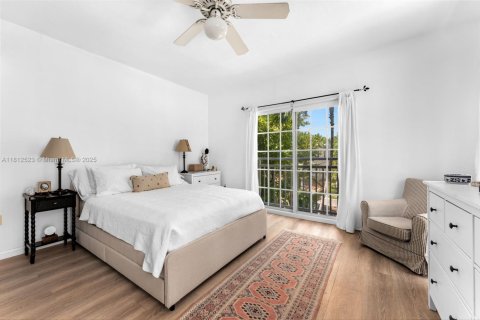 Casa en venta en Miami, Florida, 5 dormitorios, 428.37 m2 № 1759039 - foto 10
