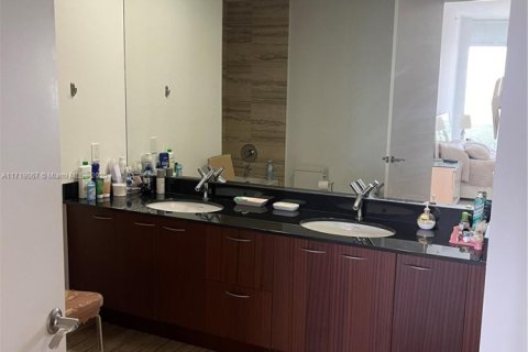 Купить кондоминиум в Санни-Айлс-Бич, Флорида 2 спальни, 133.31м2, № 1940263 - фото 19