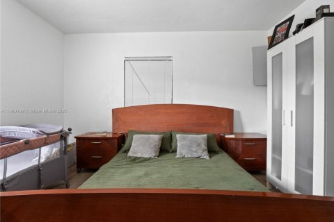 Casa en venta en Miami, Florida, 3 dormitorios, 118.08 m2 № 2017107 - foto 23
