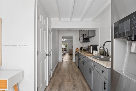 Casa en venta en Miami, Florida, 3 dormitorios, 118.08 m2 № 2017107 - foto 13