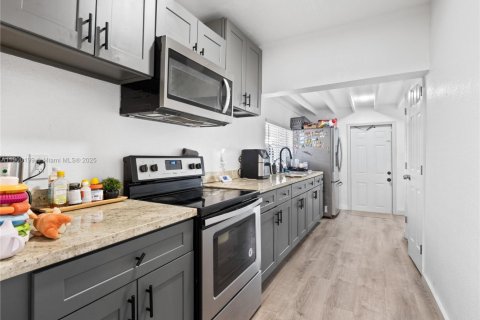 Casa en venta en Miami, Florida, 3 dormitorios, 118.08 m2 № 2017107 - foto 12