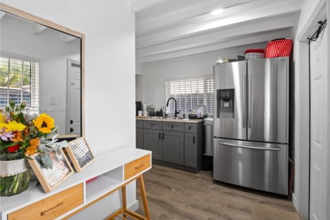 Casa en venta en Miami, Florida, 3 dormitorios, 118.08 m2 № 2017107 - foto 28