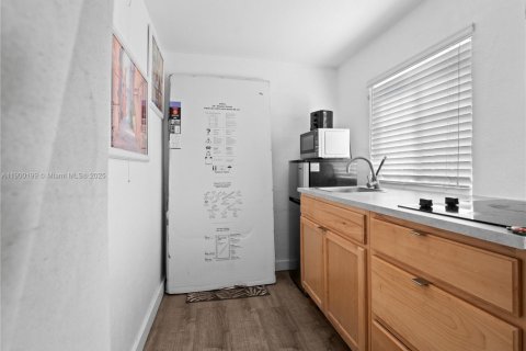 Casa en venta en Miami, Florida, 3 dormitorios, 118.08 m2 № 2017107 - foto 24