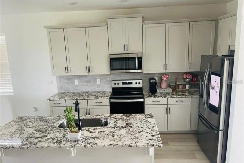 Villa ou maison à vendre à Kissimmee, Floride: 4 chambres, 171.03 m2 № 1829248 - photo 11