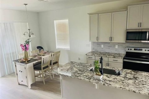 Villa ou maison à vendre à Kissimmee, Floride: 4 chambres, 171.03 m2 № 1829248 - photo 12