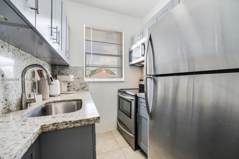 Appartement à louer à Miami, Floride: 2 chambres, 74.32 m2 № 2265307 - photo 6