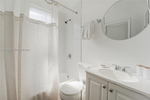 Appartement à louer à Miami, Floride: 2 chambres, 74.32 m2 № 2265307 - photo 8