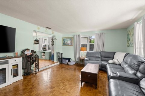 Casa en venta en Ormond Beach, Florida, 5 dormitorios, 204.38 m2 № 2110030 - foto 4